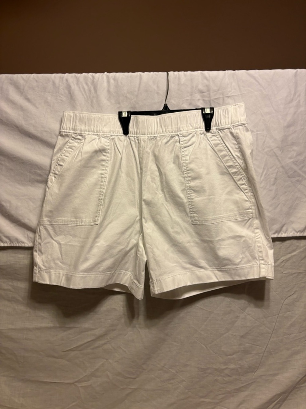 NWT croft & barrow White Elastic-Waist Bermuda Shorts with Patch Pockets XL